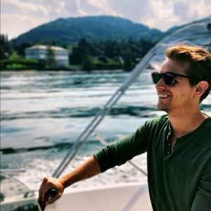 Meet your Posher, Gregory